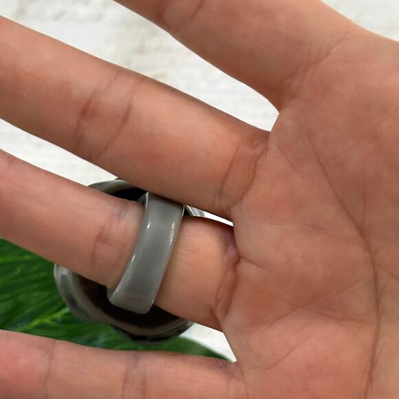 BOGO FREE Acrylic gray black rose ring size 7 - Picture 2 of 9